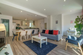 BRAND NEW, Modern & Stylish Apartment
